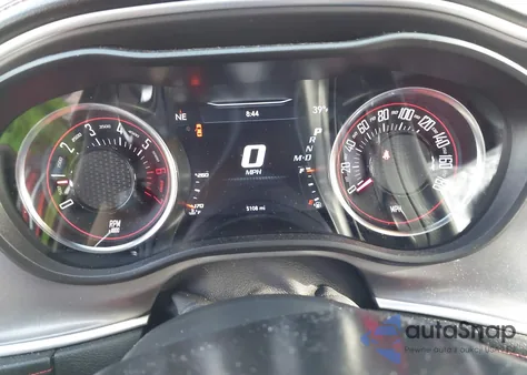 2022 Dodge Challenger R/T Scat Pack z USA, uszkodzony, nr VIN 2C3CDZFJ4NH164459